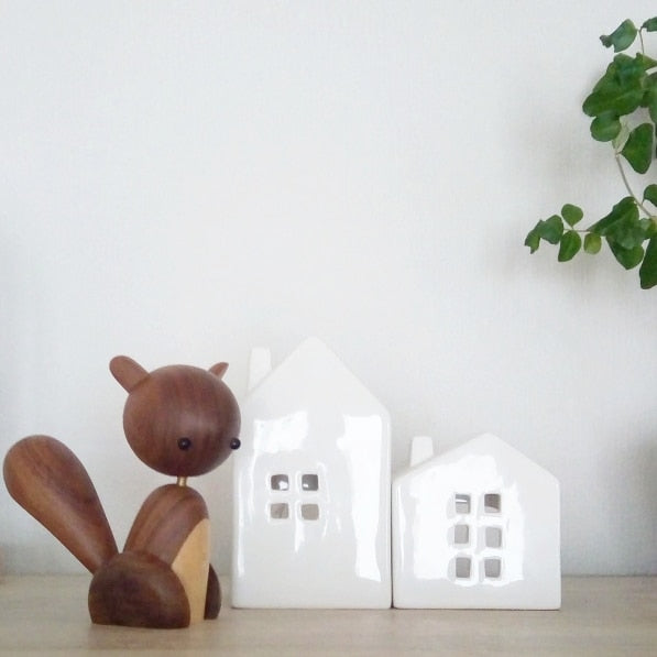 Home Decor Scandinavian Danish walnut solid wood home small ornament, large tail wooden small squirrel crafts gifts wooden gifts