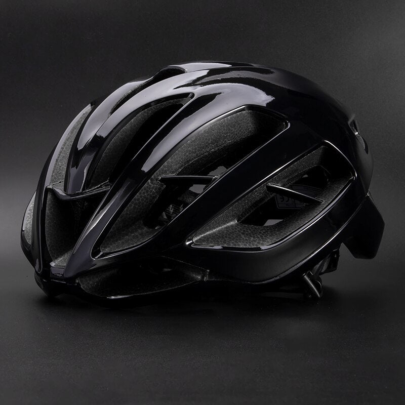 Ultralight Cycling Helmet Racing Riding Sports Bike Helmet Men MTB Helmet Women Road Bicycle Helmet Casco Bicicleta Hombre Italy